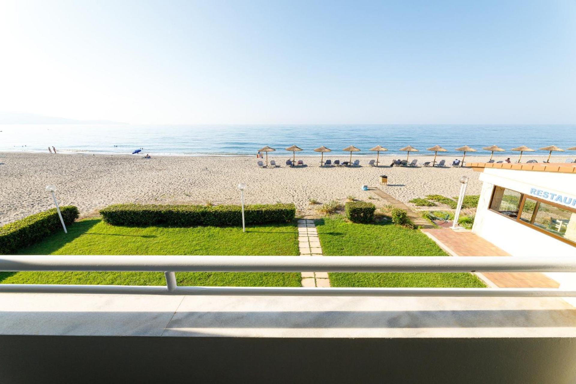 Kostakis Beach Aparthotel Gerani  Exterior foto